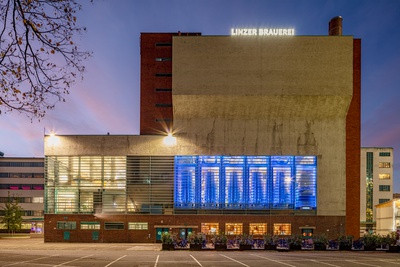 Mit dem beliebten Format „baubesprechung“ werden eine Reihe von Besichtigungen zu gebauten Beispielen (ROSE, Kraftwerk Tabakfabrik, Kapuziner-Campus, Umbau Volksgartenstraße, Haus Schwarz) in Linz angeboten, wo es jetzt schon gilt sich rechtzeitig einen Platz zu sichern.