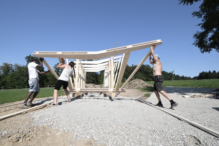 Aufrichten Holzkonstruktion