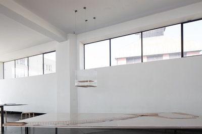 Blick in die Ausstellung "Dietmar Feichtinger: Wege und Orte" im aut