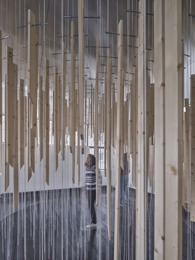 Krater Fajan, Installation „Viel TamTam um Nichts“ im aut