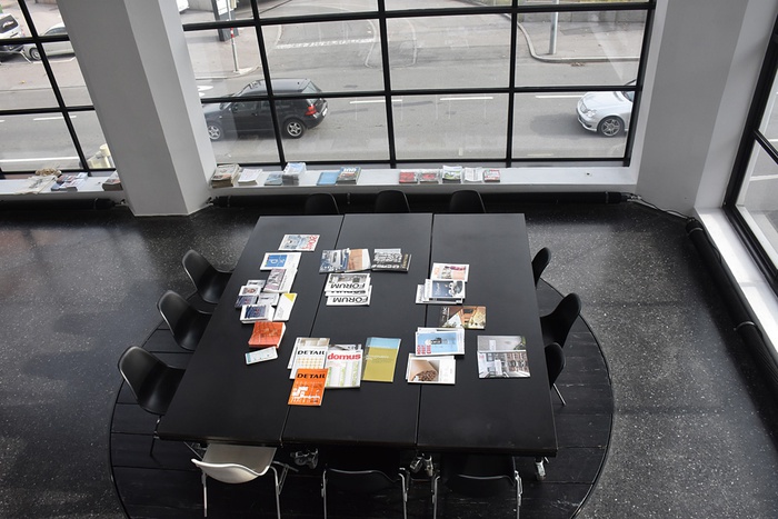 aut: lounge, Zeitschriftentisch