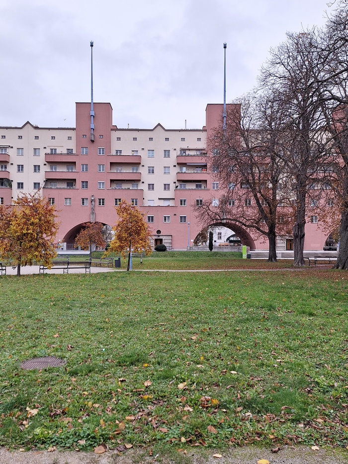 Karl Marx Hof, Architekt Karl Ehn, 1926-1930
