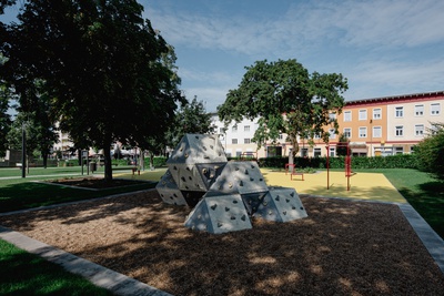 Bauherr:in: Stadtgemeinde Oberwart
Architektur: DI Heinz Gerbl