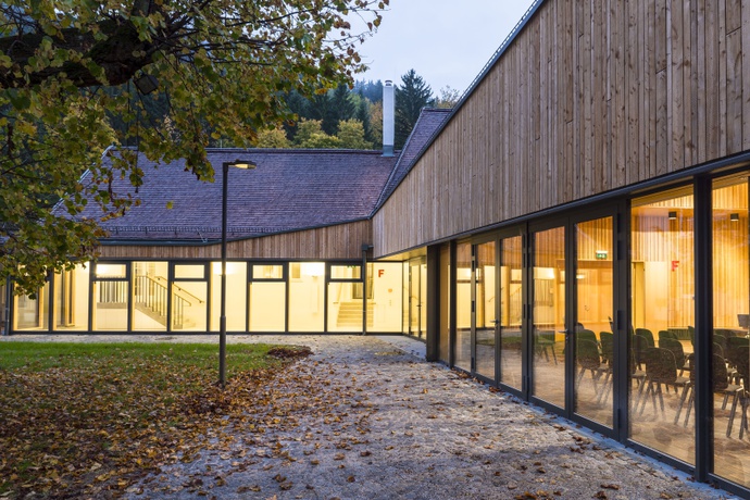 Bauherrschaft: Kunst- und Wissenschaftsverein Prein
Architektur: archipel architekten, wolfshof / gars am kamp
Foto: Rupert Steiner